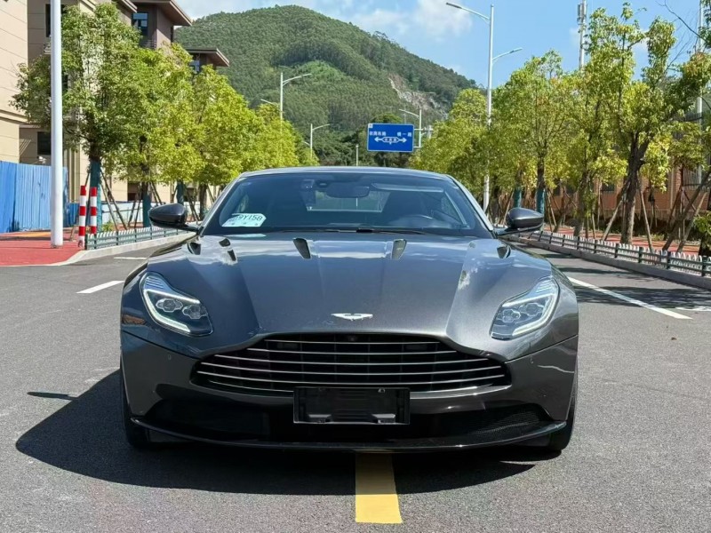 厦门18年阿斯顿·马丁DB111