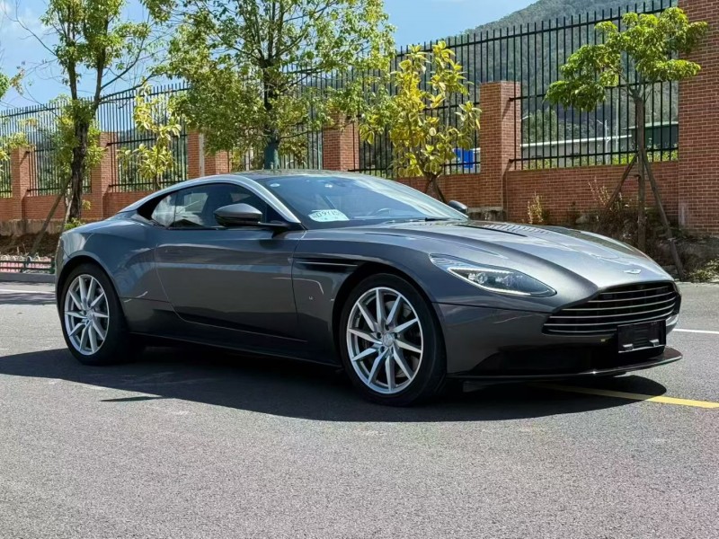 厦门18年阿斯顿·马丁DB112