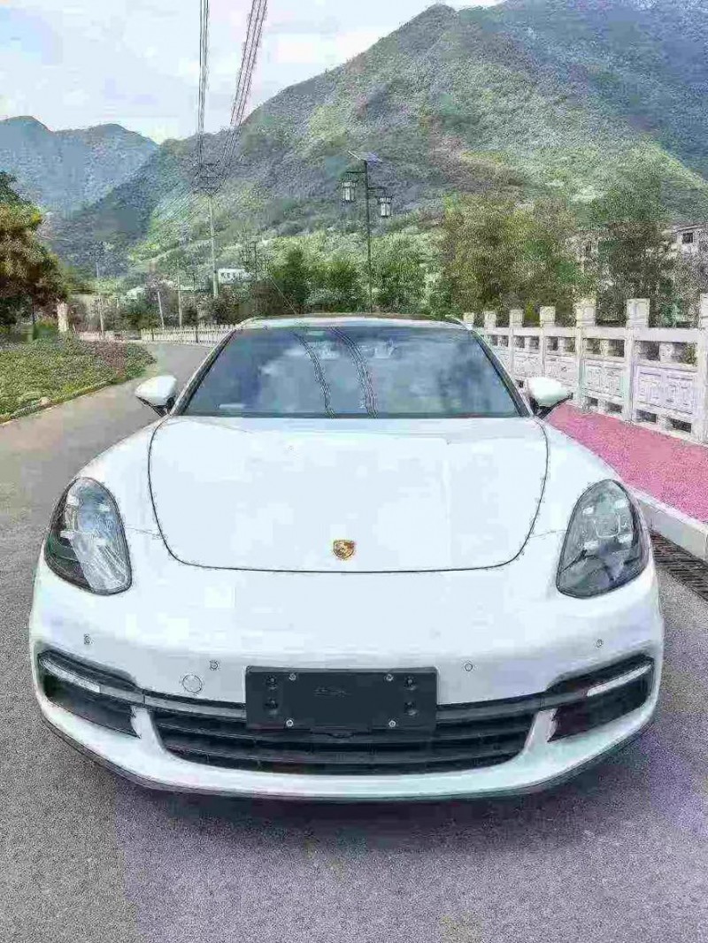 潍坊19年保时捷帕拉梅拉1