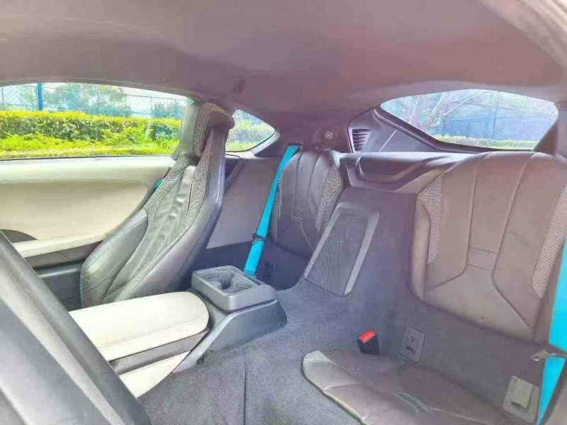 金华17年宝马i84