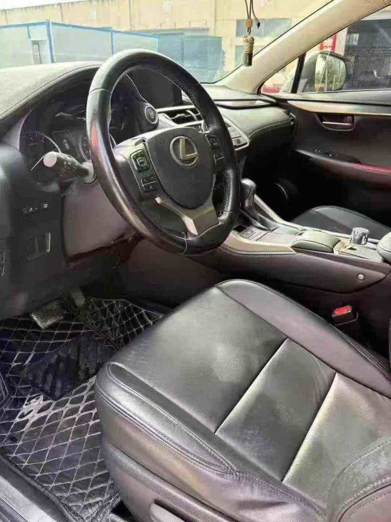 襄阳18年雷克萨斯NX5