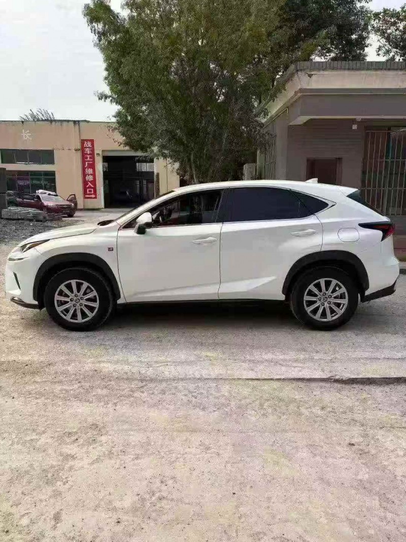 襄阳18年雷克萨斯NX6