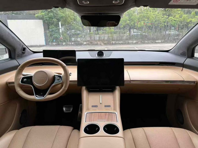 广州25年华为智选智界R76