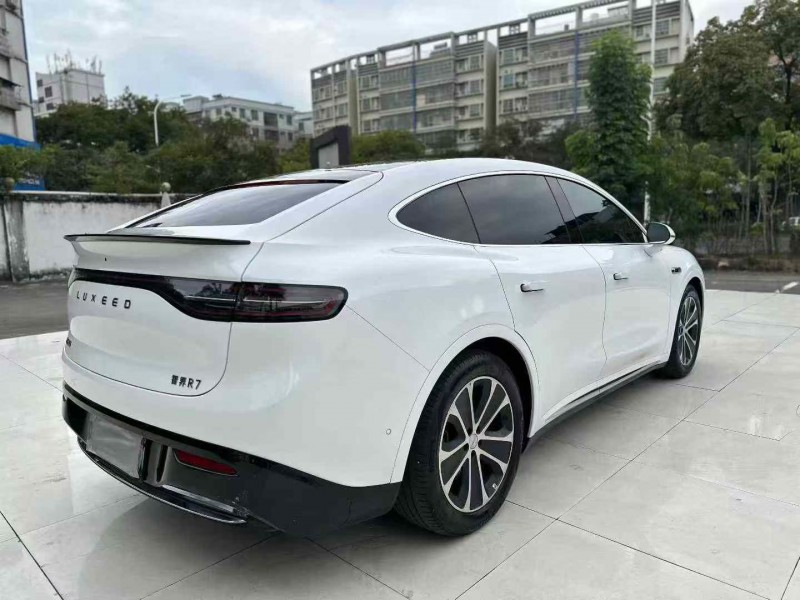 广州25年华为智选智界R77