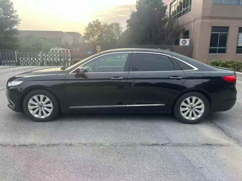 襄阳16年福特金牛座5