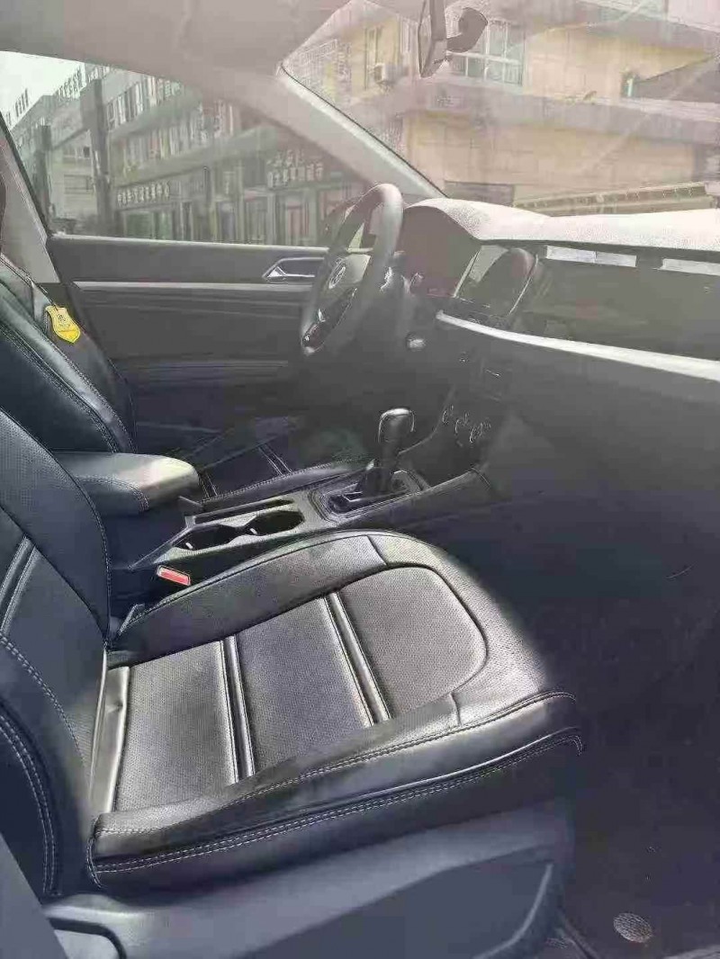 襄阳20年大众朗逸8