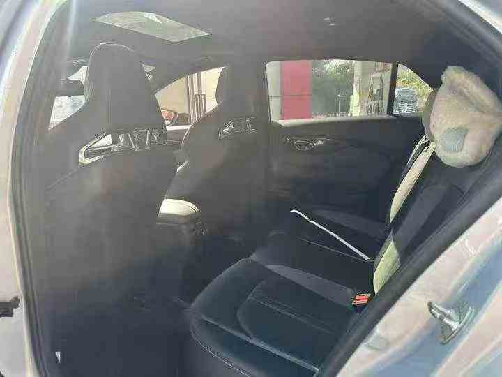 邵阳24年传祺影豹6