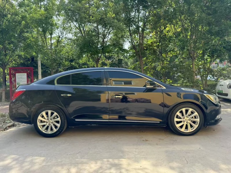 邢台15年别克君越4