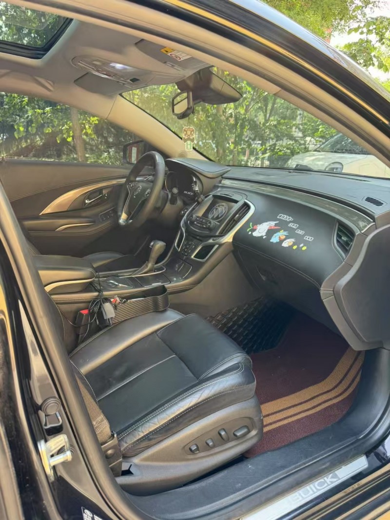 邢台15年别克君越8