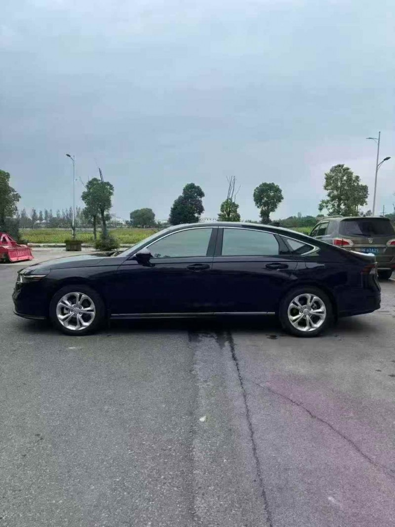 襄阳24年本田雅阁3