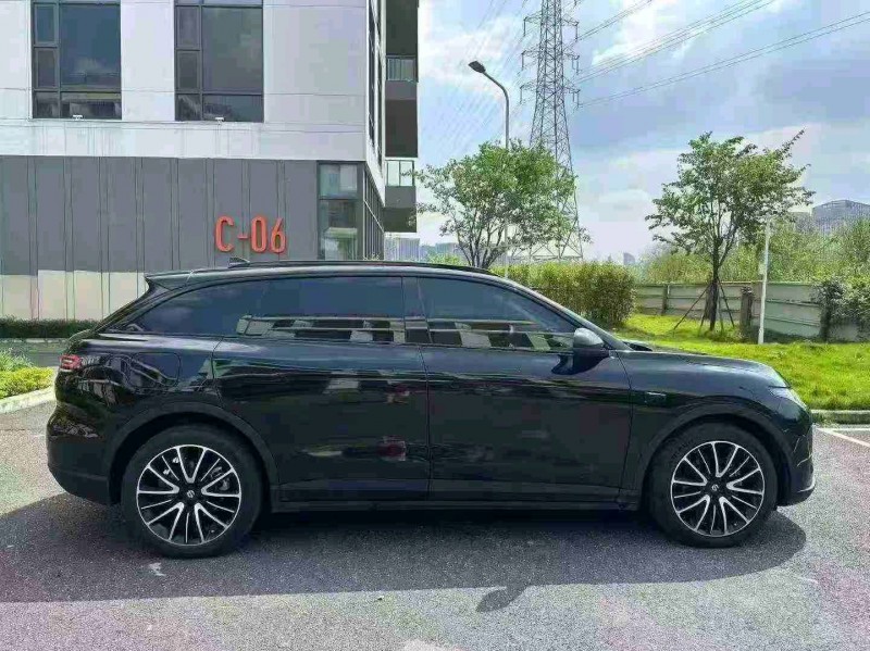 广州23年零跑汽车C114