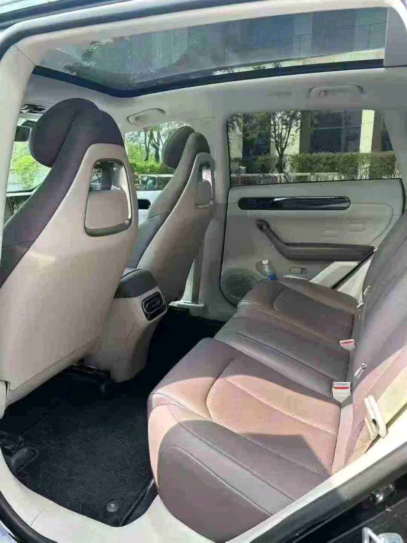 广州23年零跑汽车C118