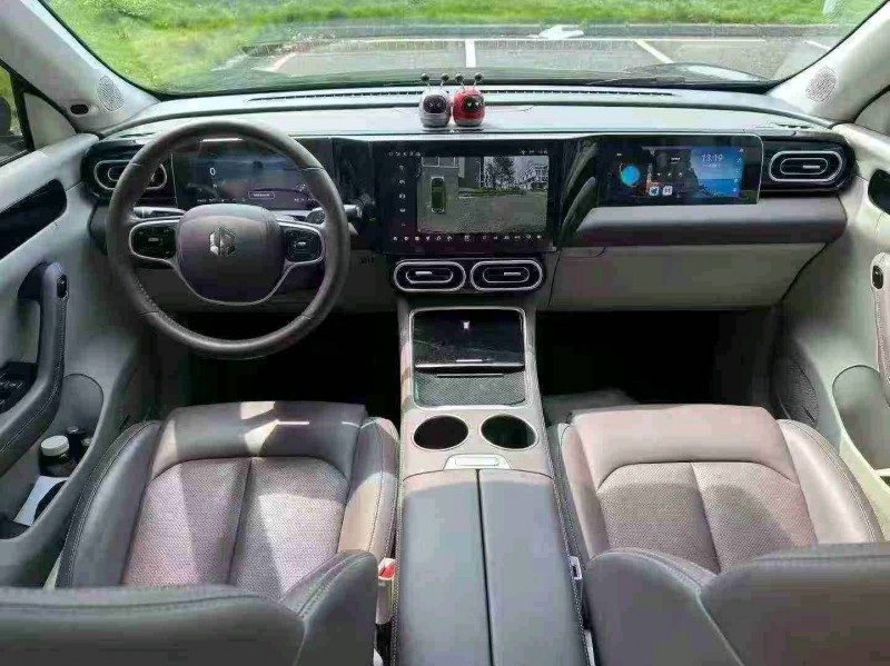 广州23年零跑汽车C119