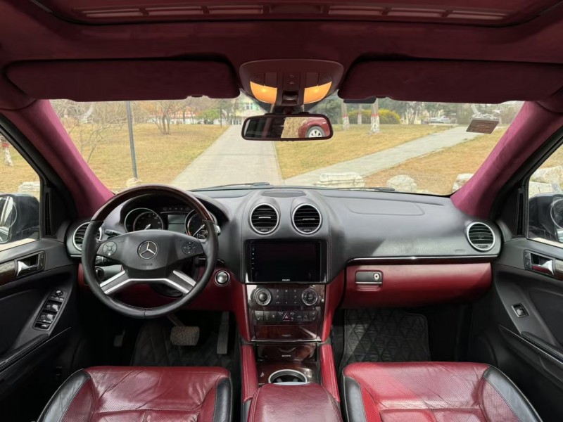 邢台12年奔驰GL8