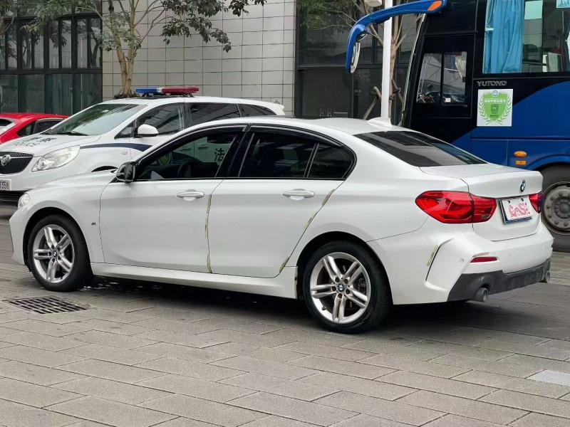 佛山22年宝马1系7