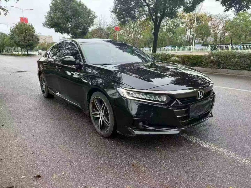 邵阳23年本田雅阁3