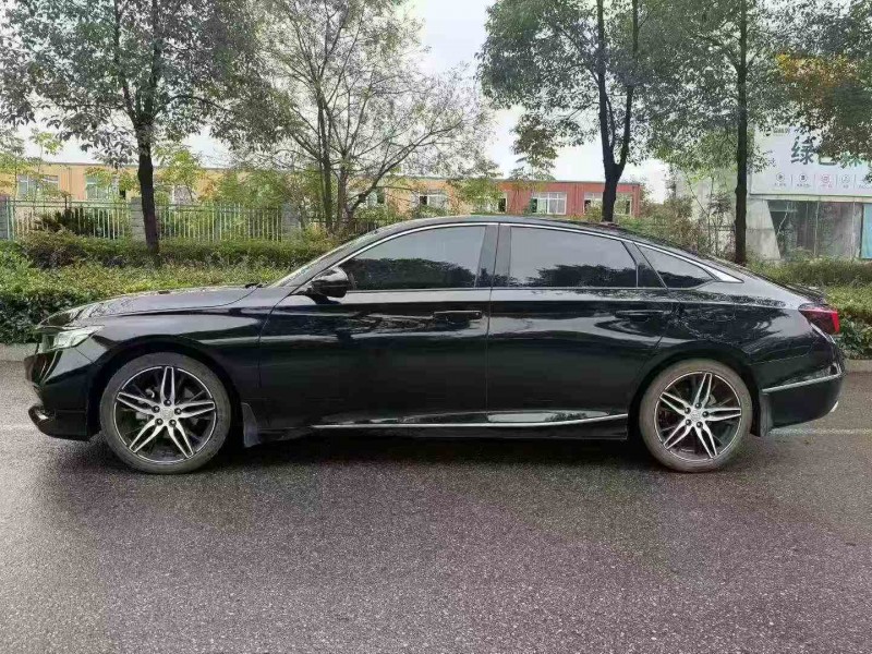 邵阳23年本田雅阁7