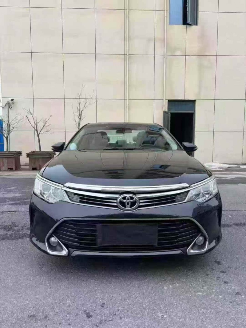 襄阳18年丰田凯美瑞1