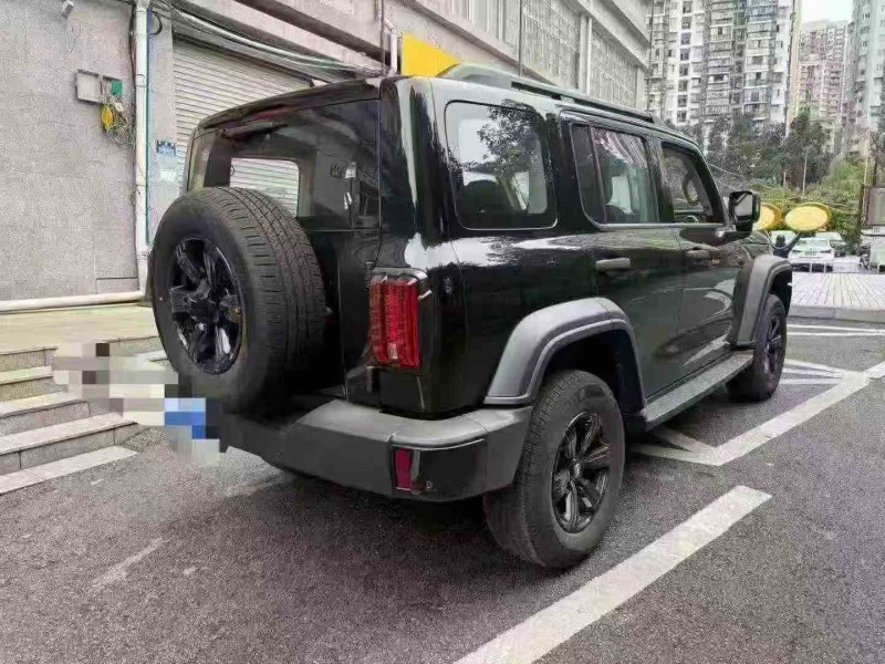 重庆25年长城汽车坦克8