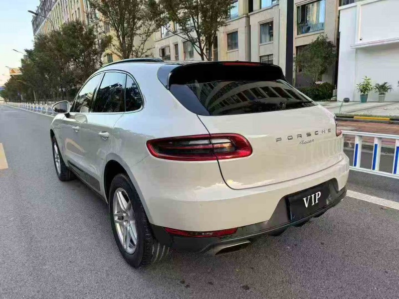 金华18年保时捷Macan8
