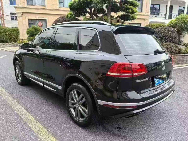 宁波16年大众途锐8