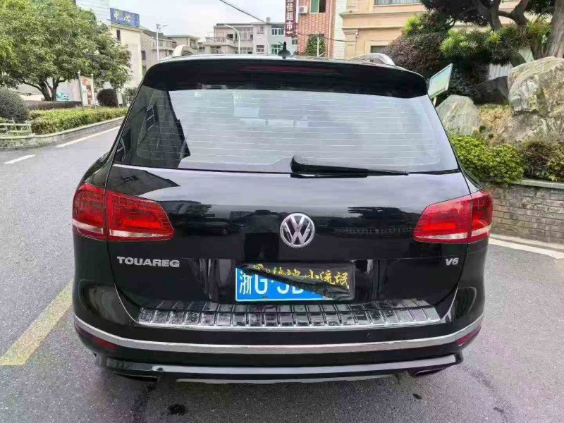 宁波16年大众途锐9