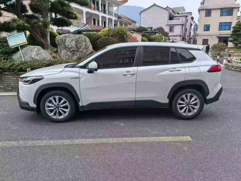 杭州25年丰田锐放7