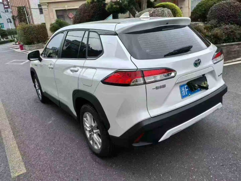 杭州25年丰田锐放8