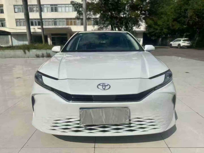 佛山25年丰田凯美瑞1