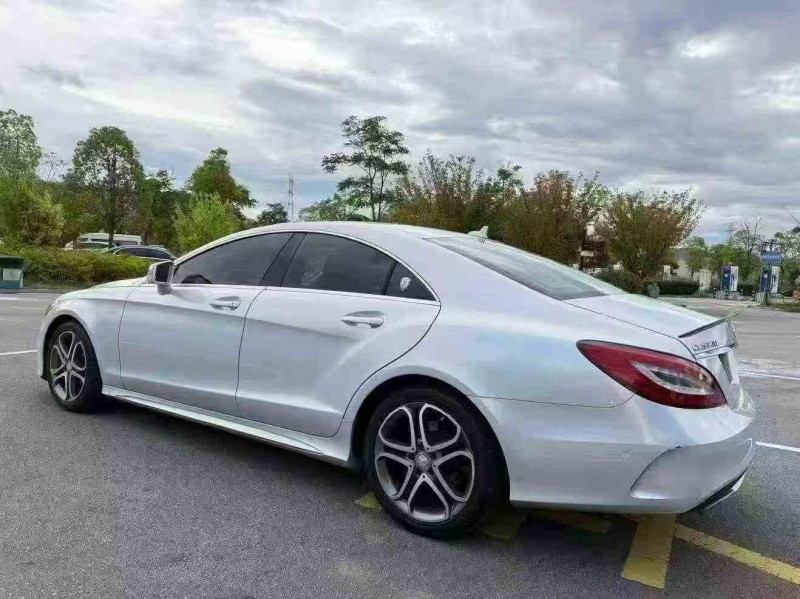 昭通16年奔驰CLS8