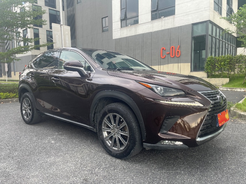 广州18年雷克萨斯NX3
