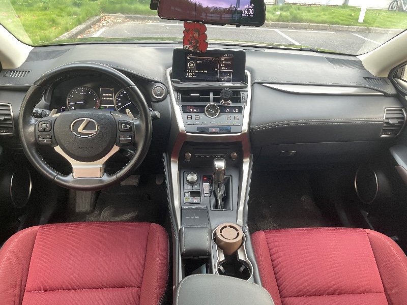 广州18年雷克萨斯NX4