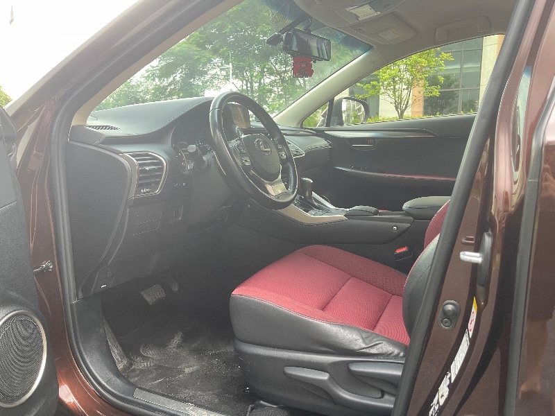 广州18年雷克萨斯NX6