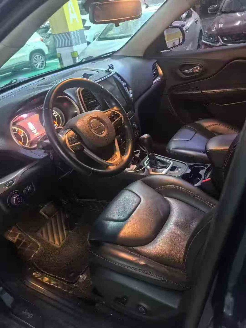 荆门18年Jeep自由光4