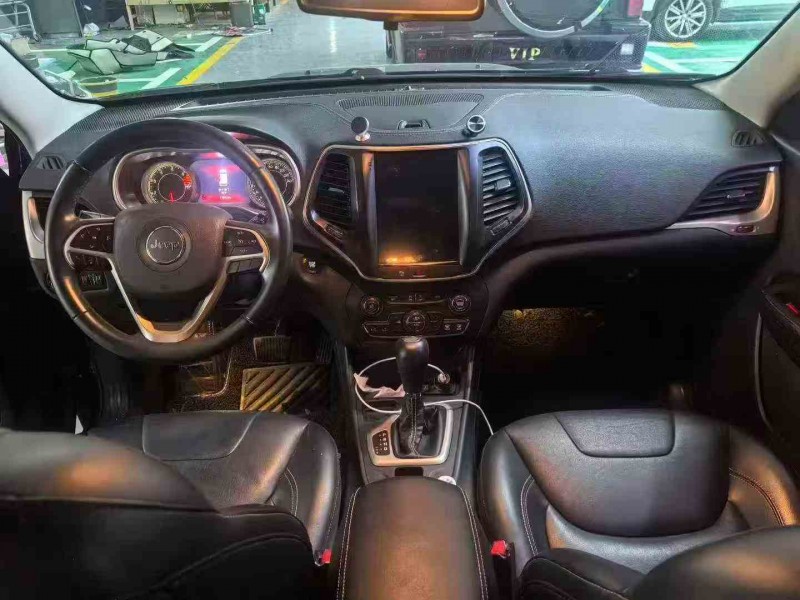 荆门18年Jeep自由光5