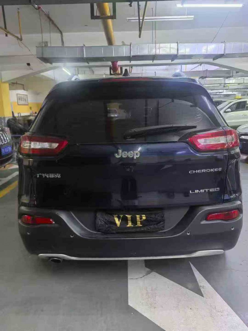 荆门18年Jeep自由光9