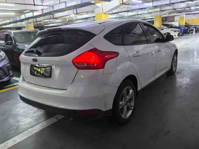 鄂州17年福特福克斯8