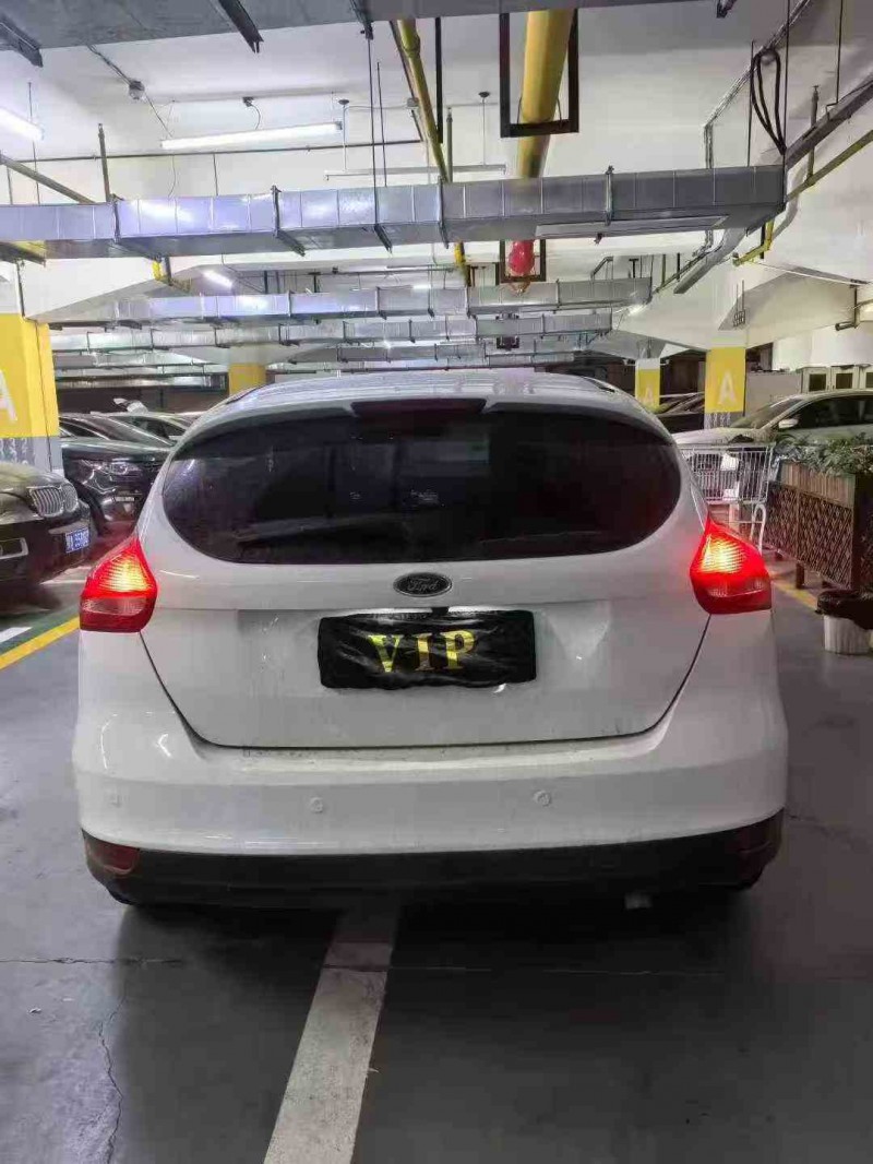 鄂州17年福特福克斯9