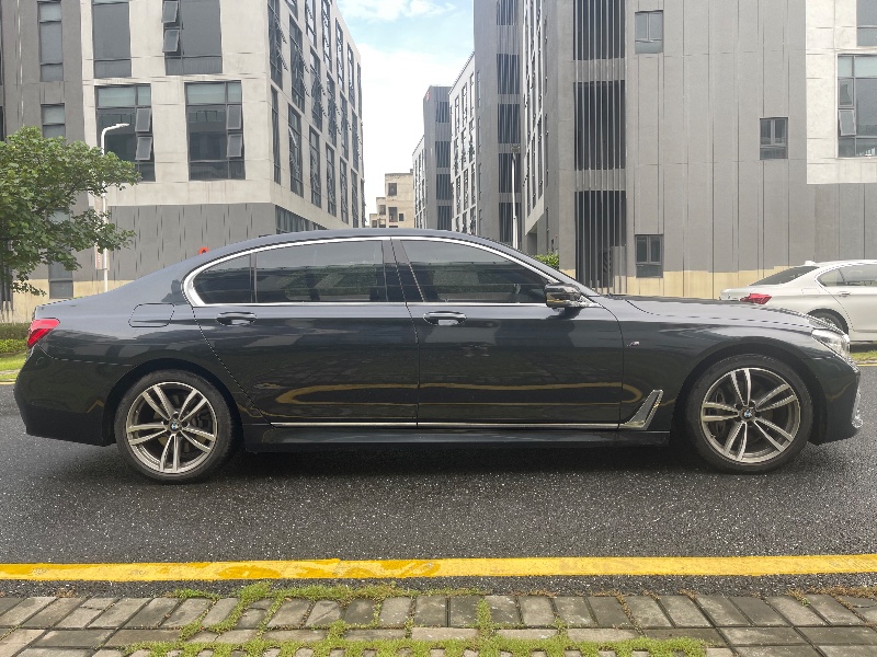 广州17年宝马7系8