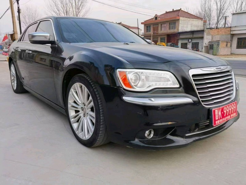 晋中17年克莱斯勒300C2