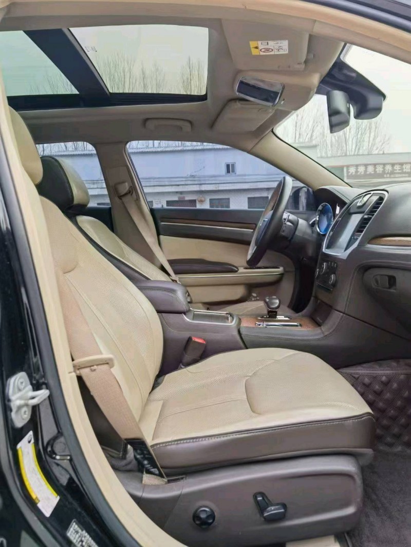 晋中17年克莱斯勒300C5