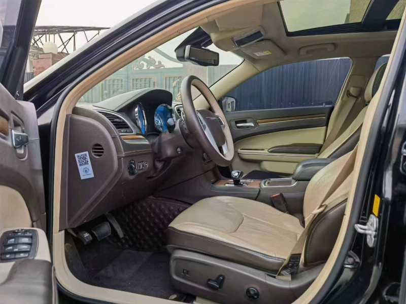 晋中17年克莱斯勒300C6