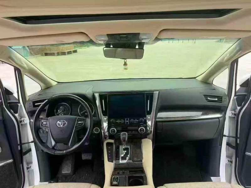 徐州22年丰田威尔法4