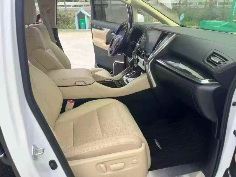 徐州22年丰田威尔法5