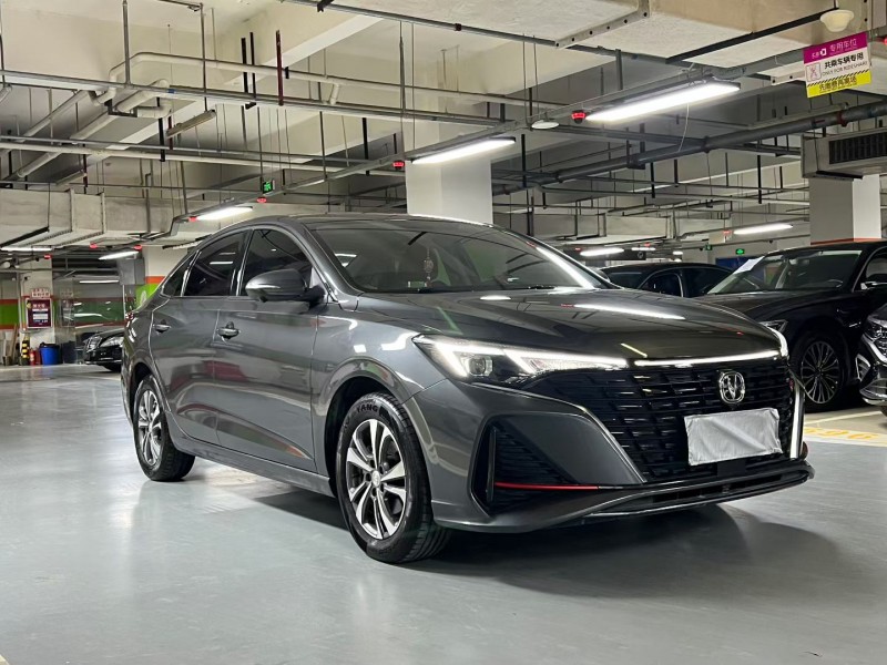 成都24年长安汽车逸动3