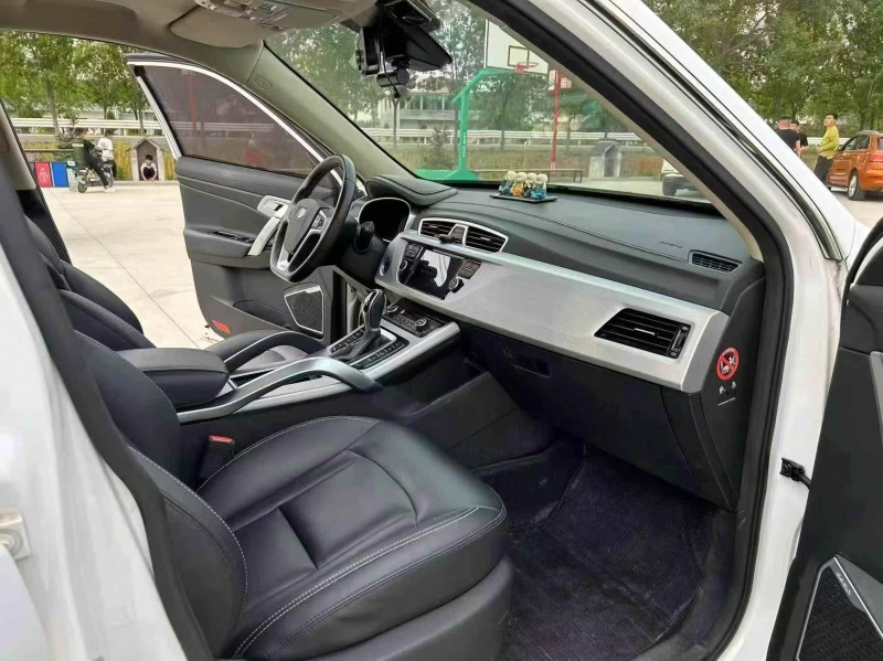 徐州17年吉利博越6