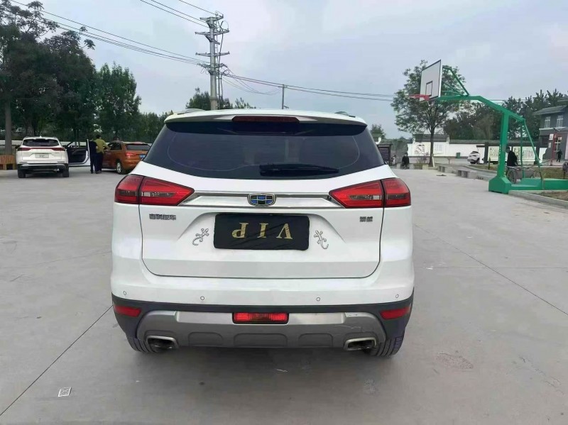 徐州17年吉利博越9