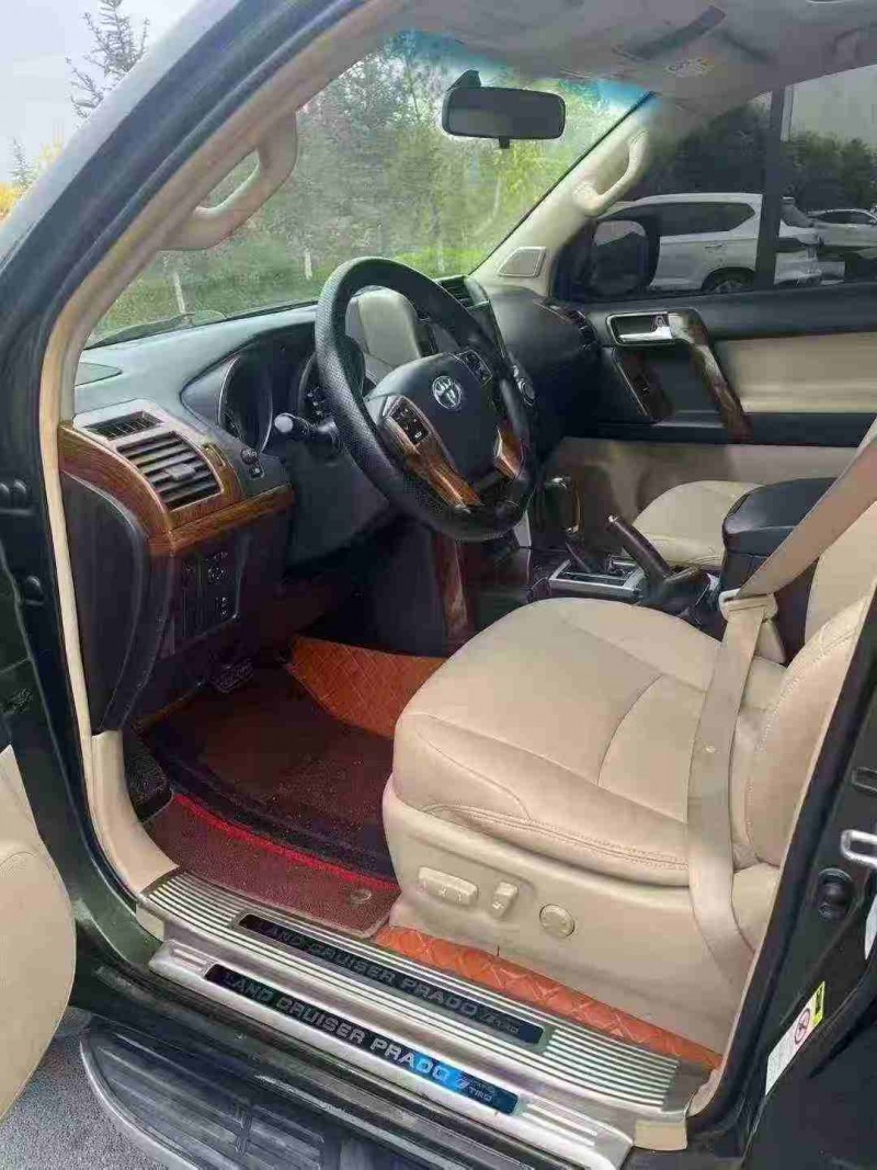 嘉峪关11年丰田普拉多9