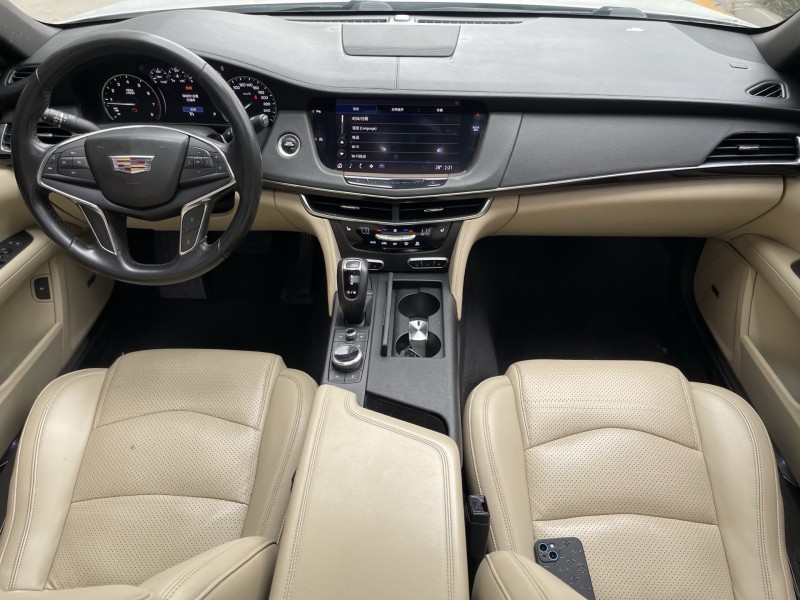 济宁19年凯迪拉克CT66