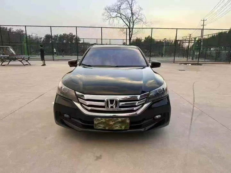 徐州14年本田雅阁1